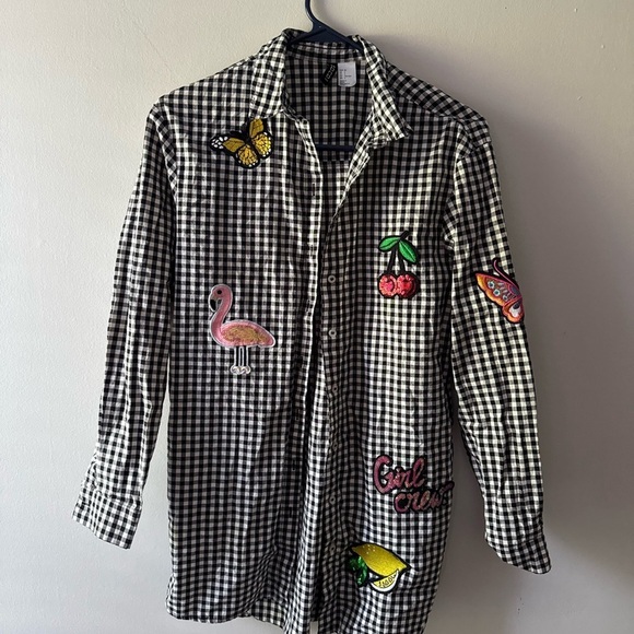 H&M Shirt Women Size 2 Black White Sequin Appliqué Gingham Check Button Front - Picture 6 of 8